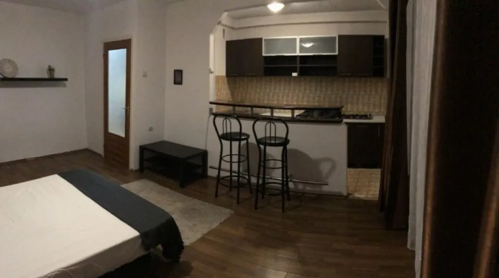 Nerva traian etaj 1 open space
