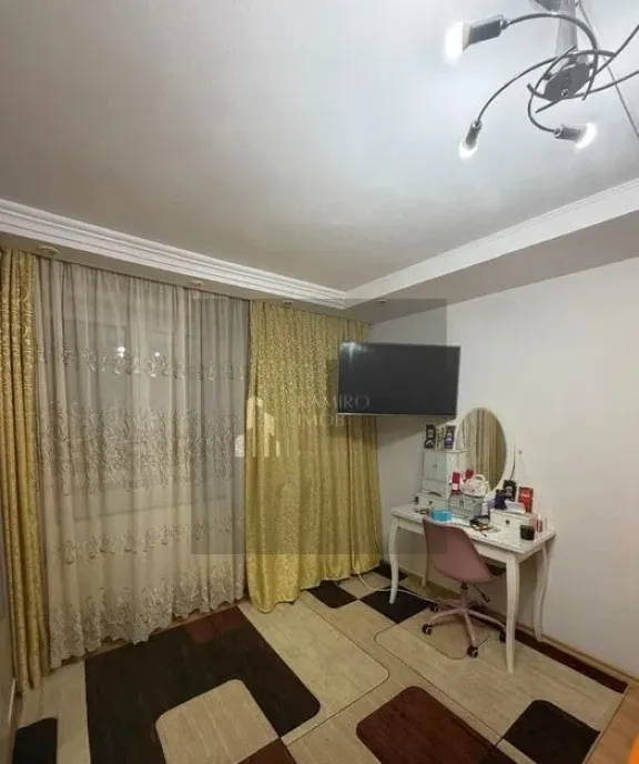 Ap 2 camere decomandat etaj 3 Str Alunisului/ Brancov