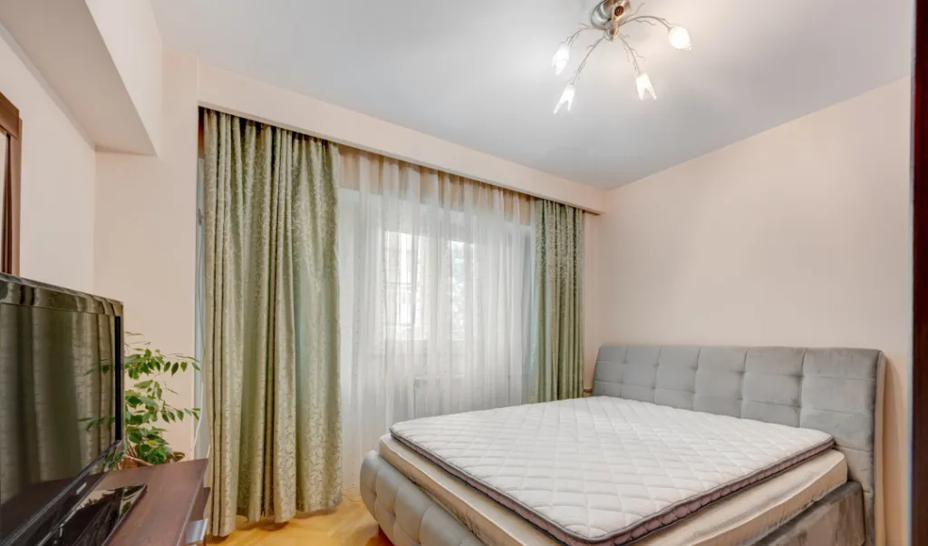Apartament decomandat bloc 1996 Calea Calarasilor comi