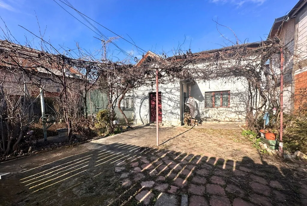 Teren 300 mp Pipera l Casa l Demolabila