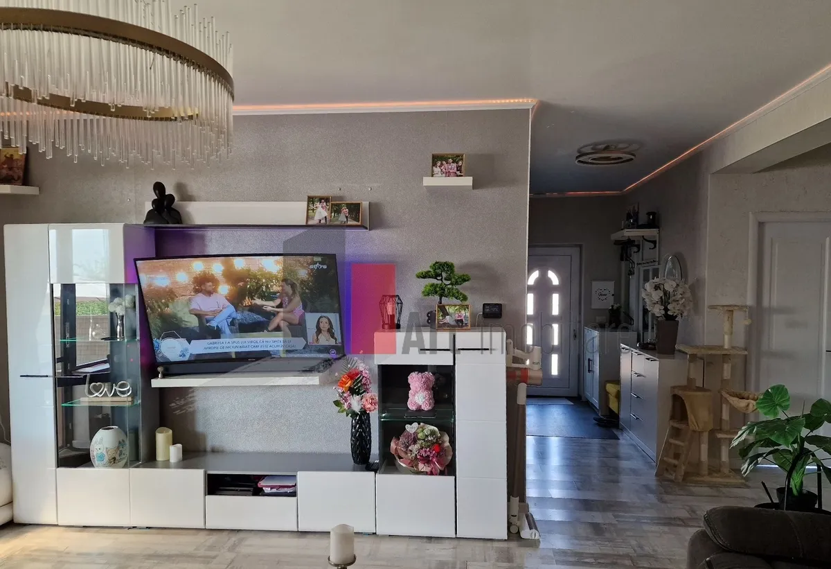 Vanzare casa cu piscina si zona de fitness Mihailesti