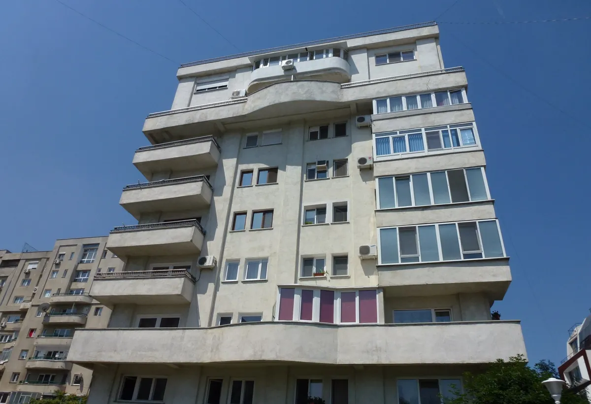 Bulevard Unirii str Traian Studio 45mp Decomandat ac Renovat Total