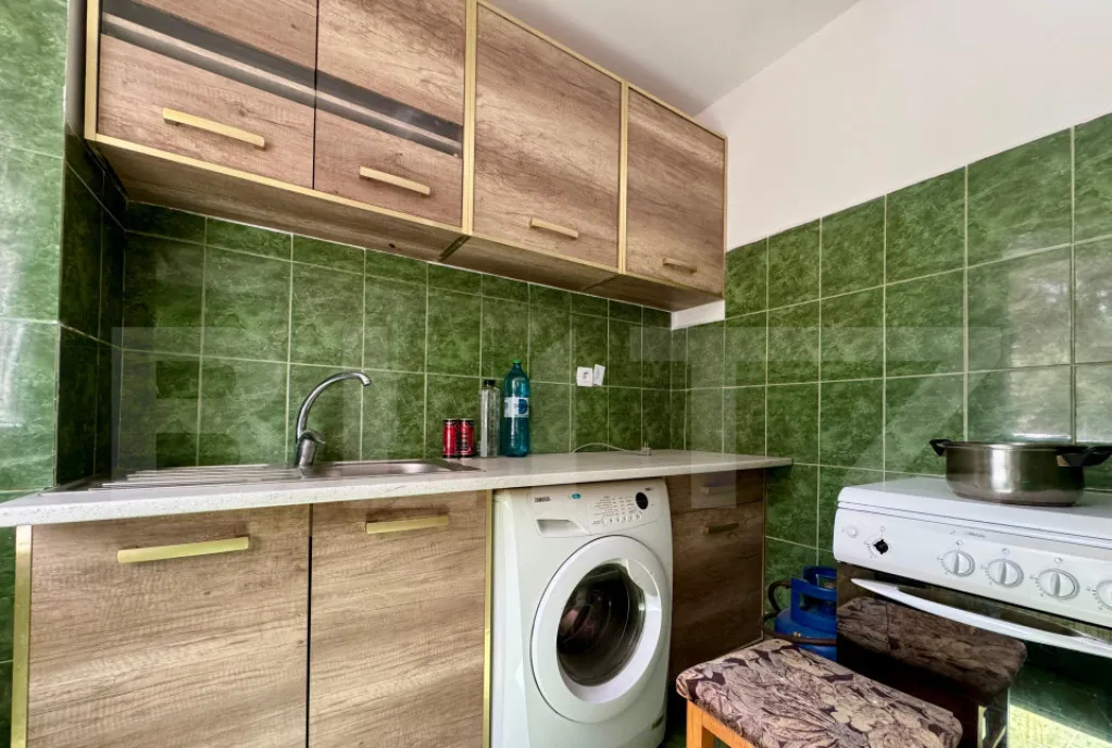 Garsoniera cu balcon inchis etaj 1 zona Rogerius