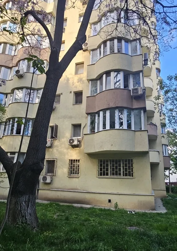 Lacul Tei Teiul Doamnei 5 min Facultatea de Constructii si parcul Tei