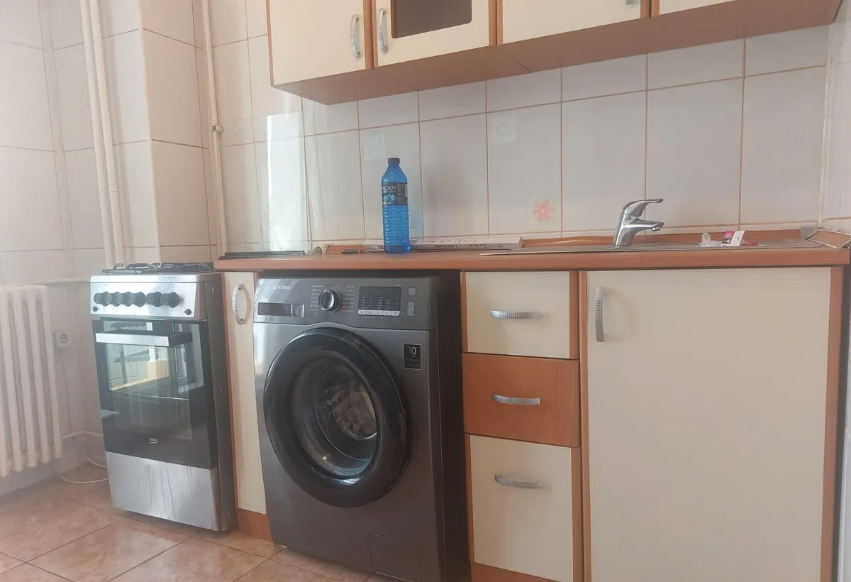 Nerva Traian stradal langa ing si bloc Loto dotata cu boiler