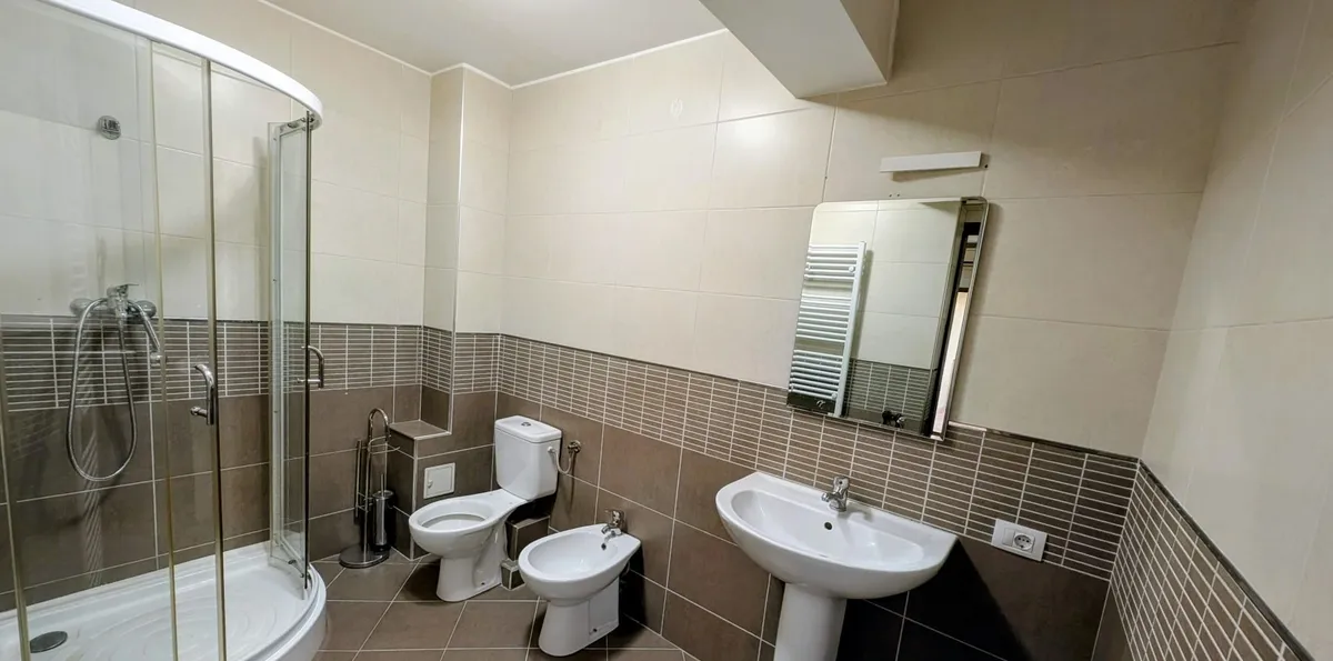 Studio luminos/spatios stradal bloc nou boutique centrala termica renovat