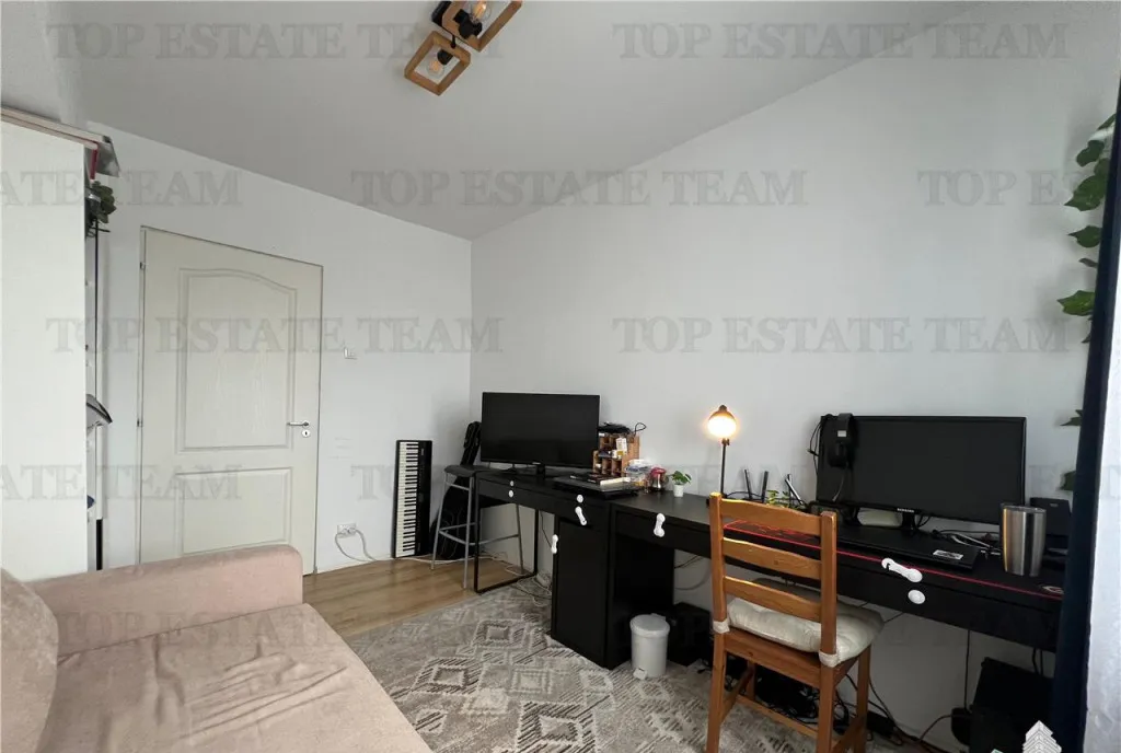 Apartament 3 camere renovat la metrou Gorjului