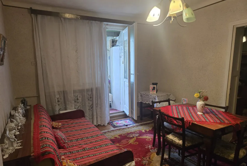 Apartament 3 camere central - Blocurile Nemtesti Piatr