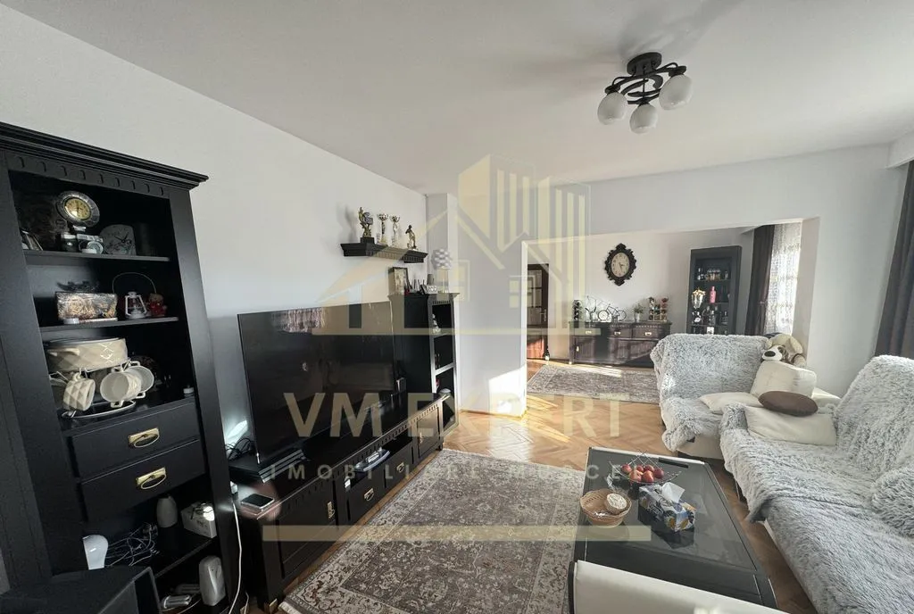 Vila S P E 306 mp teren 2078 mp campulung