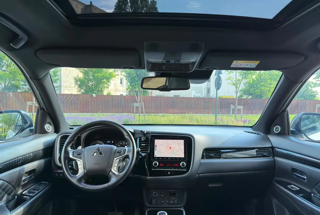 Mitsubishi Outlander PHEV 2 4L 4x4 Instyle 20 945 eur