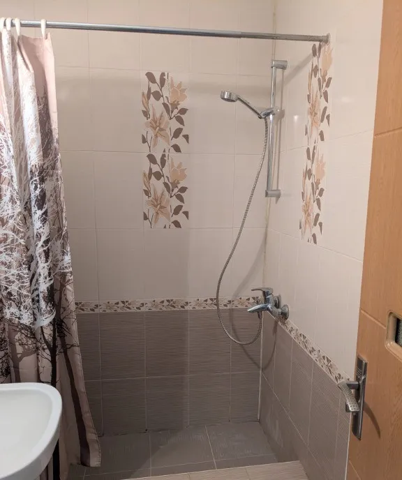 Inchiriez apartament 3 camere pentru studenti in Sibiu G Vasile Milea
