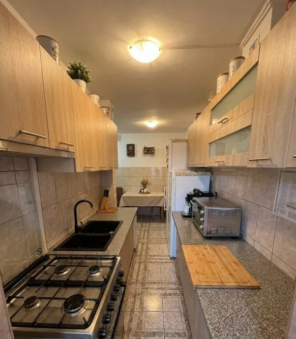 Apartament 3 camere Bartolomeu Nord 65 mp 2 locuri par