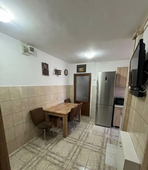 Apartament 3 camere Bartolomeu Nord 65 mp 2 locuri par