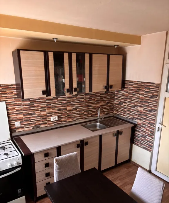 Vand apartament 4 camere langa parcul Sebastian