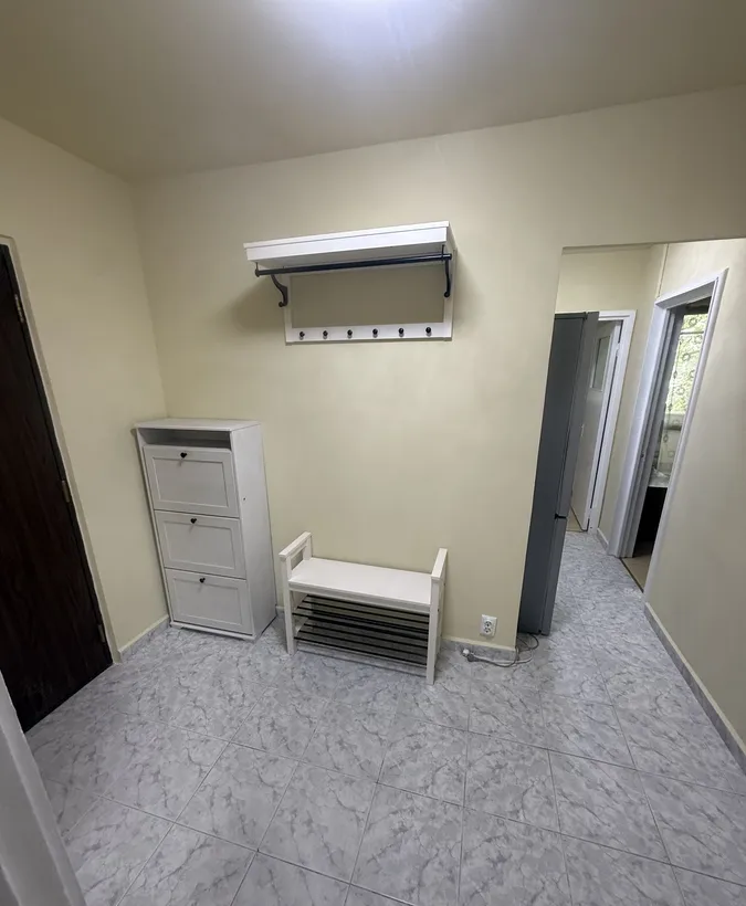 Berceni de vanzare 3 camere decomandat mobilat utilat