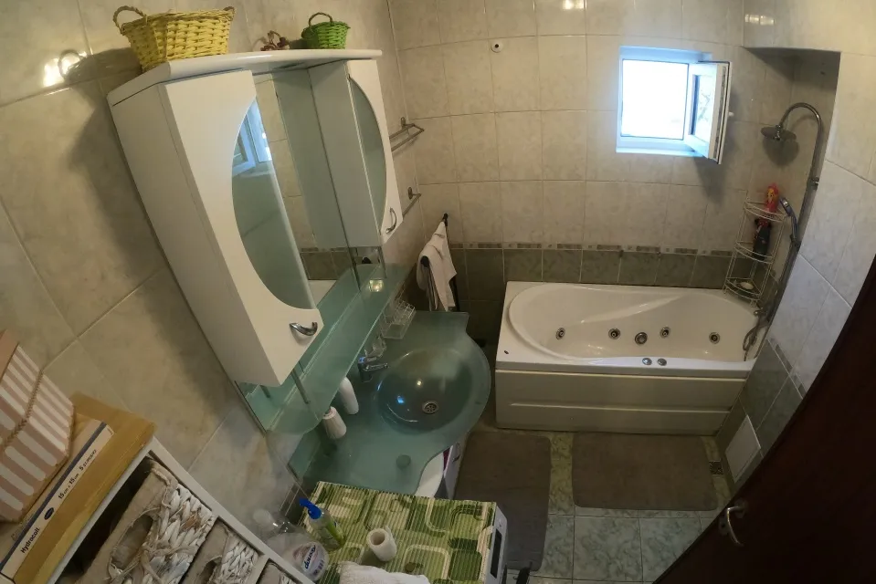 Giurgiu apartament 3 camere decomandat parter inalt complet mobilat