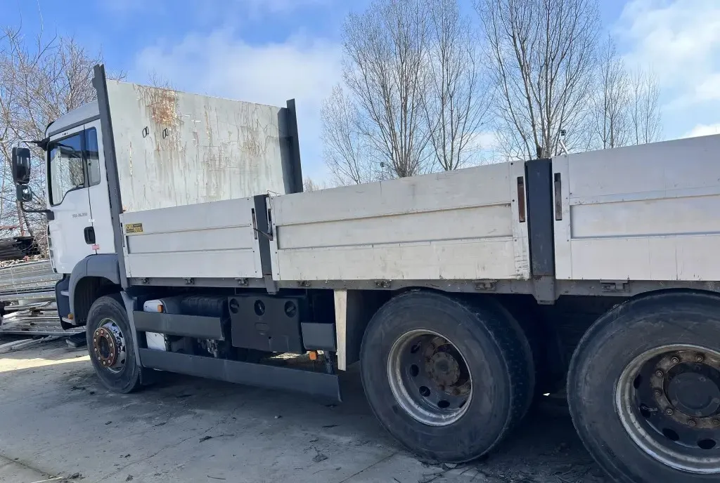 Camion man tga cu macara 2006 il96scg 20 410 eur