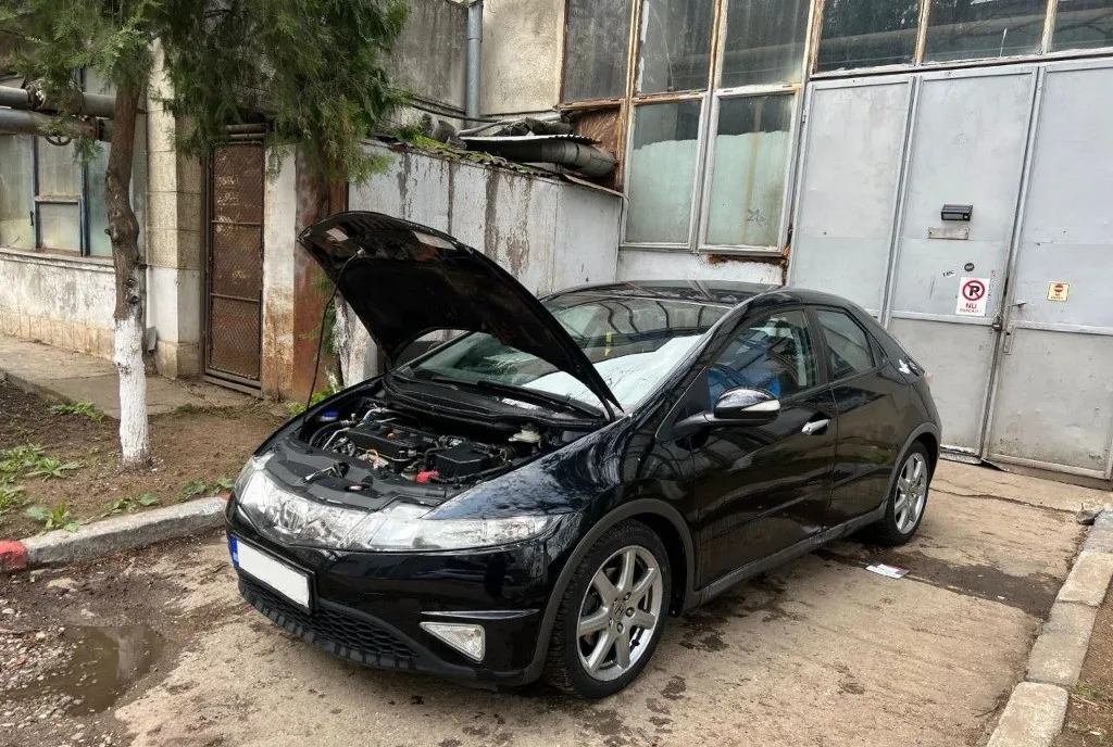 Honda Civic 8 1 8 i-VTEC 4 000 eur