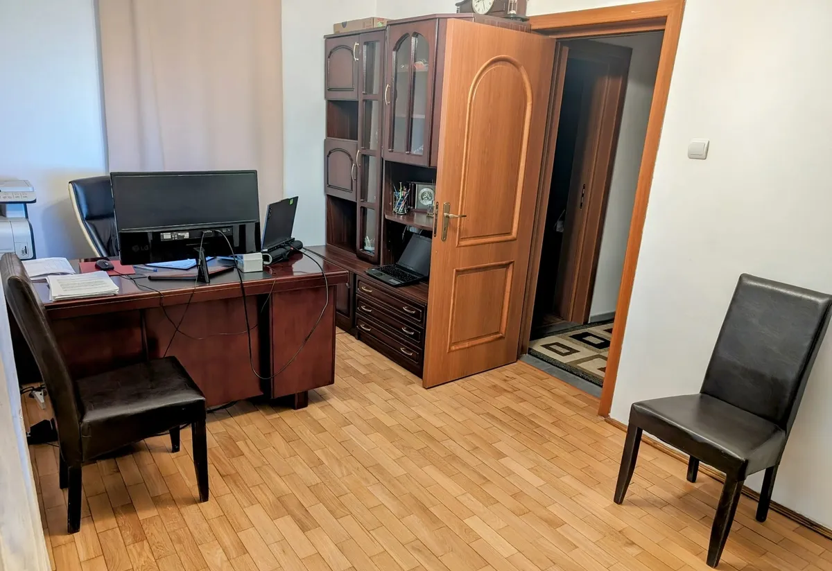 Parc Bazilescu S P 1 metrou 5 min 5 camere subsol mansarda 2012