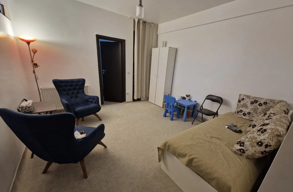 Damaroaia garsoniera pretabil pt spatiu / locuita