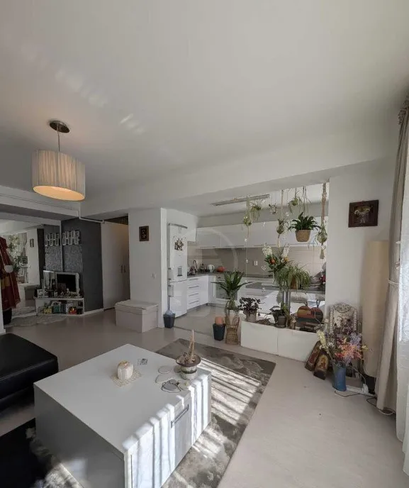 Cpmision 0 Apartament 2 camere semidecomandat zona Stejarului