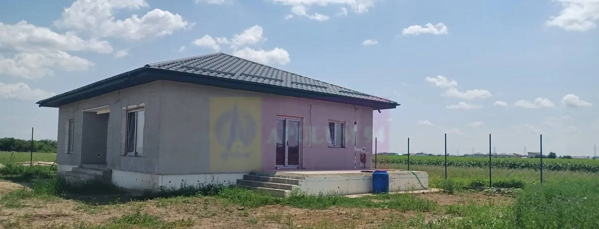 Casa noua parter 4 camere curte 400mp Sabareni