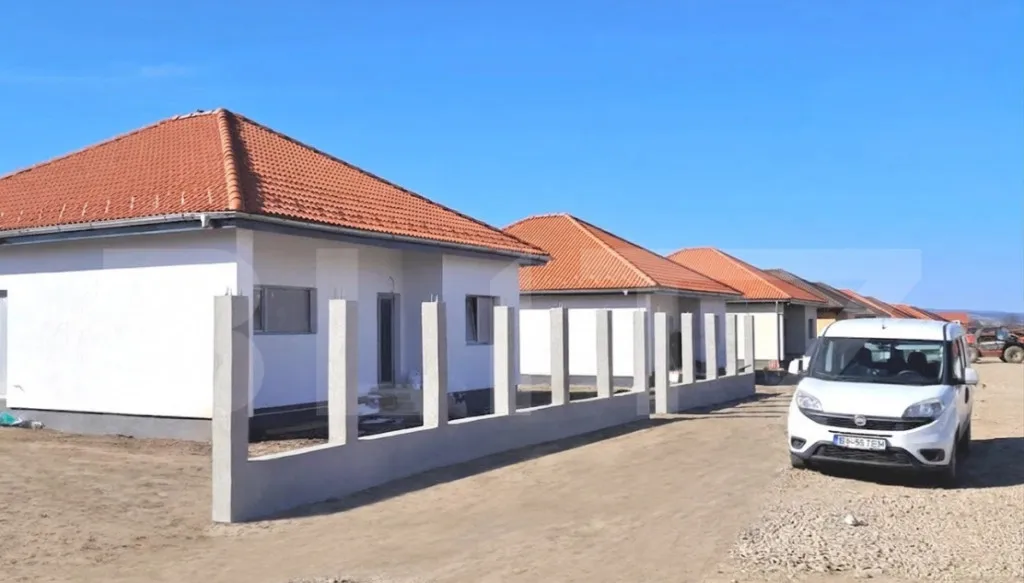 Casa intabulata 3 camere teren 484 mp gata de mutare Pr