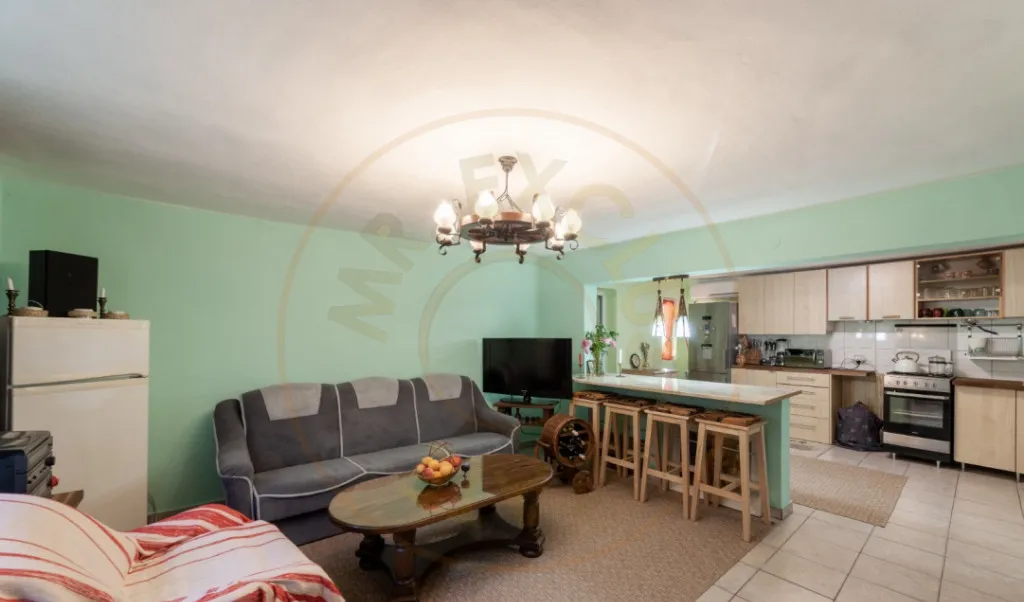 Casa vintage in Com Uliesti Dambovita cu livada gener