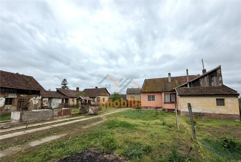 Casa cu teren 975 mp acces auto zona santimreu bihor