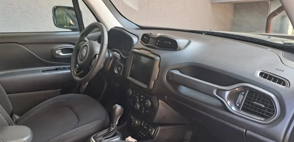 Jeep Renegade 4xe Plug-In Hybrid model Sport 240CP 4x4 Automat Full option 18 300 eur
