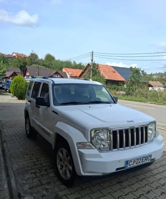 Jeep Cherokee 2 8 CRD Limited 8 000 eur
