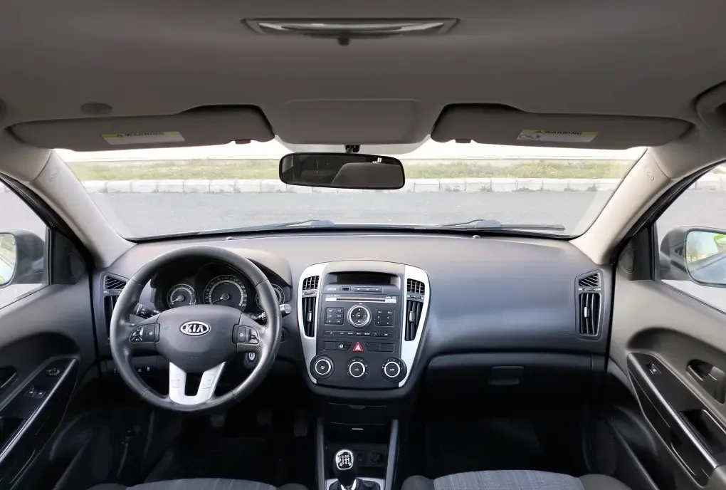 Kia Cee 039 d 2013 impecabila E 5 consum mic 6 viteze autoturism la oferta 2 690 eur