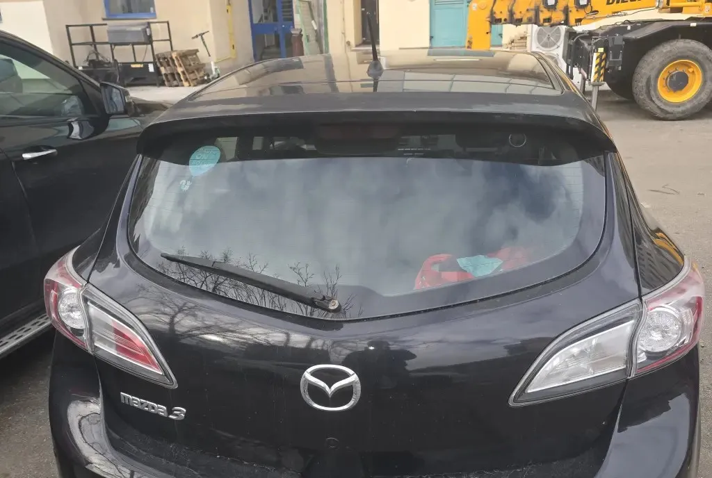 Mazda 3 1 6 3 800 eur