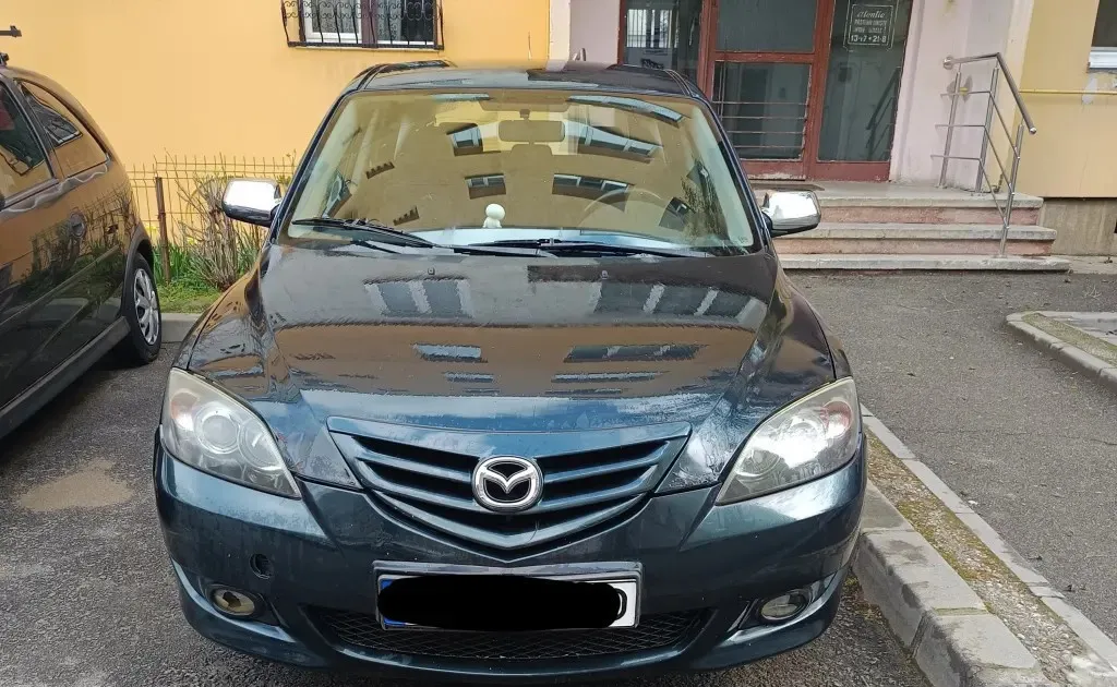 Mazda 3 an 2006 700 eur