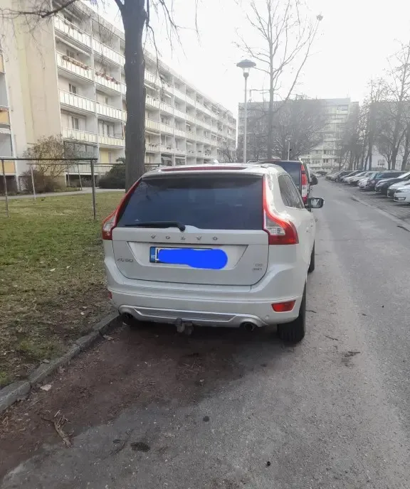 Volvo xc 60 motor 2 4 d5 8 000 eur