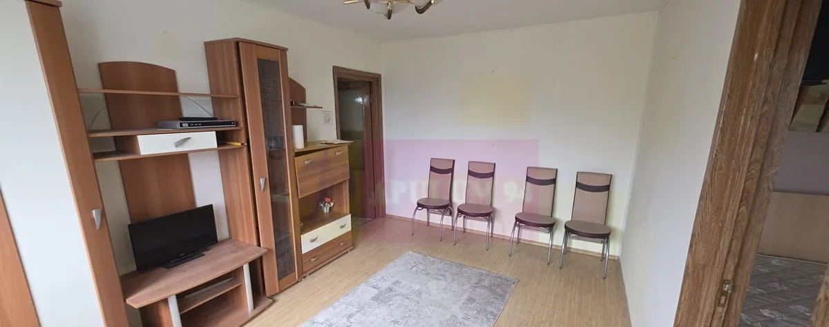 Apartament cu 3 camere de vanzare in Campina central
