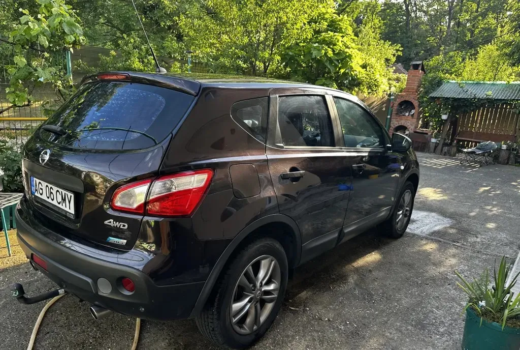 Nissan Qashqai dublu climatronic 5 350 eur