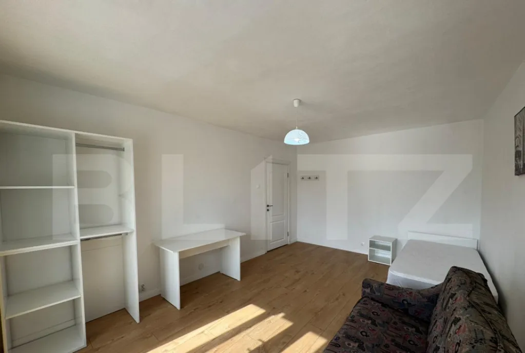 pentru studenti Apartament decomandat 4 camer