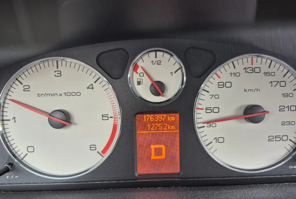 Peugeot 407 2 0hdi 163cp combi Euro5 Automatik primul proprietar in Rom acirc nia 3 875 eur