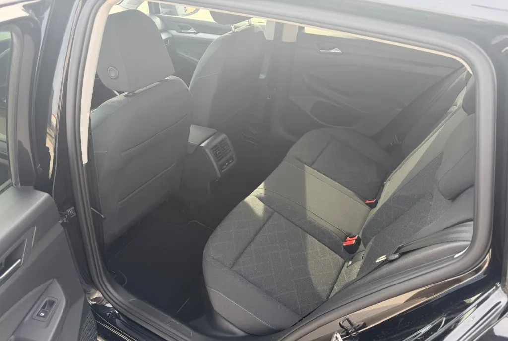 Vw Golf 8 e-tsi automat 11 570 eur