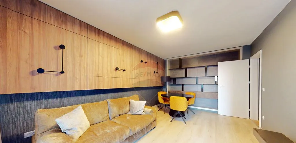 3 camere 72 mp utili Predare in Aprilie