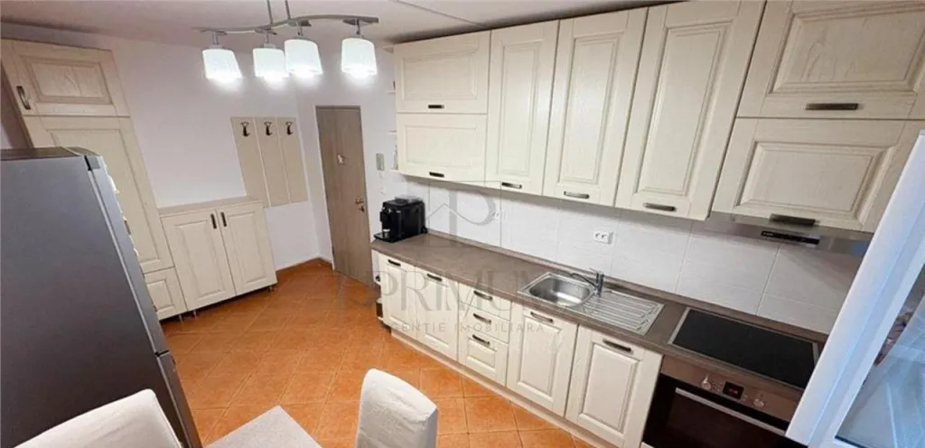 Lipovei 3 cam parter decomandat renovat 2 bai ce