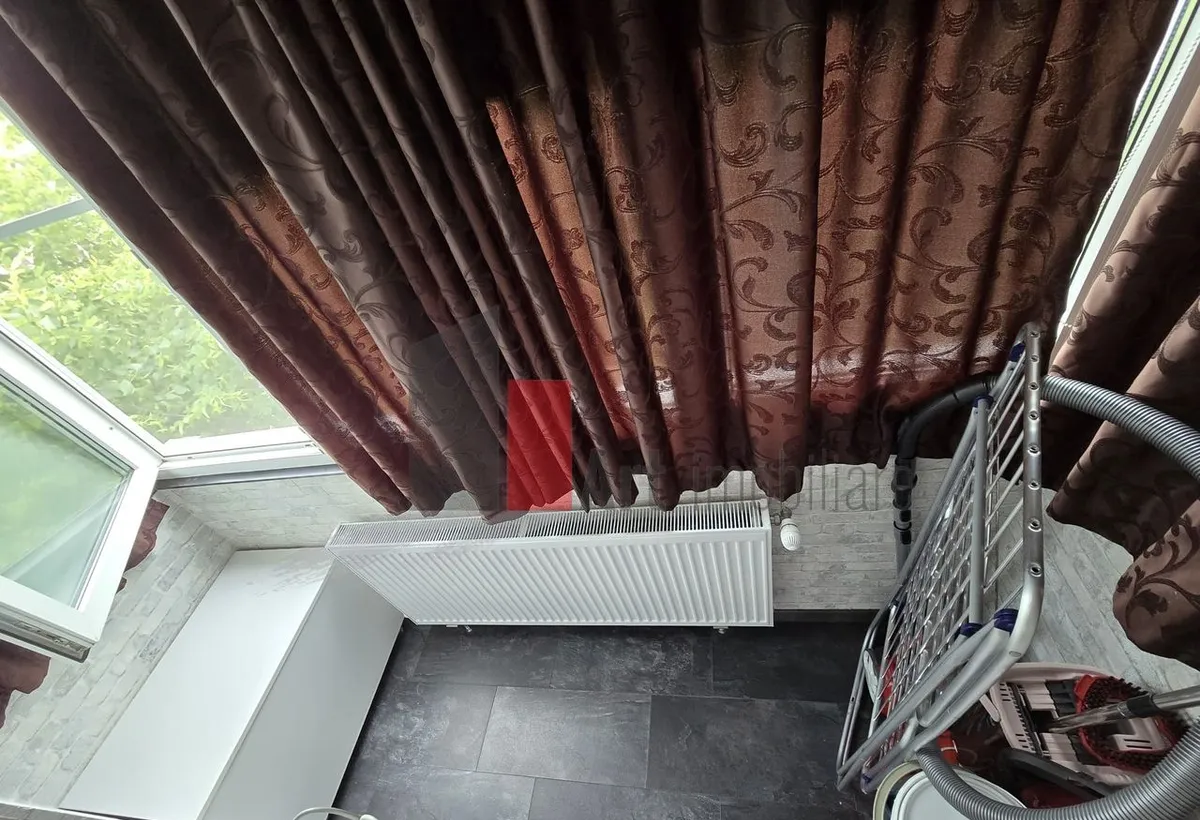 Crangasi vindem apartament cu 3 camere