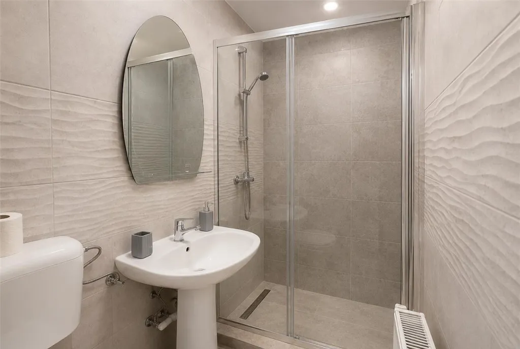 Apartament 2 camere recent renovat parter loc parcare zo