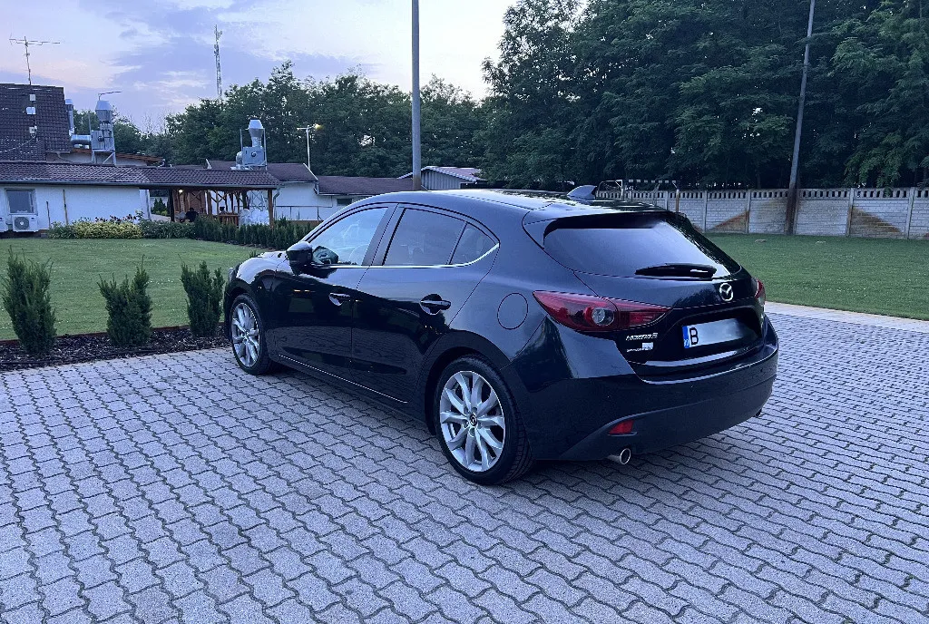 Mazda 3 Sport 2 2 Skyactive-D 150 CP Automat Revolution Bose HUD 7 600 eur