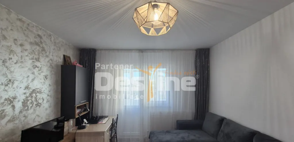Apartament cu 2 camere etaj intermediar renovat boxa zona