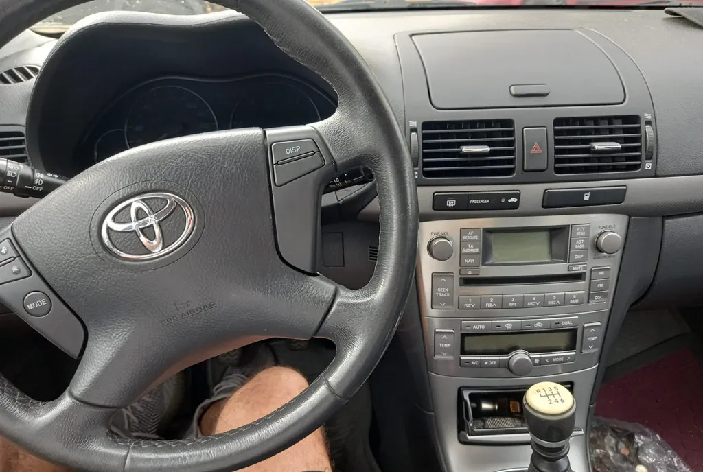Toyota Avensis an 2007 1 100 eur