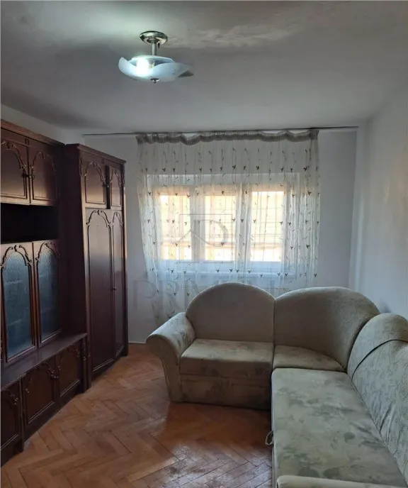 Lipovei 3 cam decomandat et 1 2 balcoane centrala