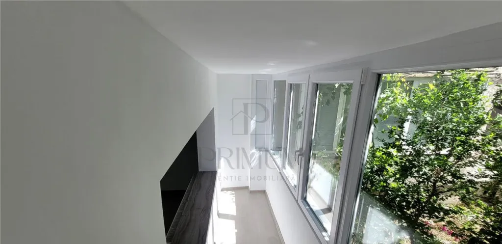 Aradului 3 cam decomandat 2 bai 2 balcoane centrala iz
