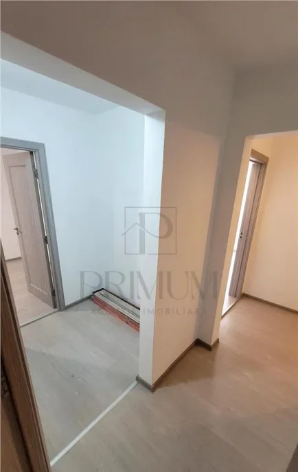 Aradului 3 cam decomandat 2 bai 2 balcoane centrala iz